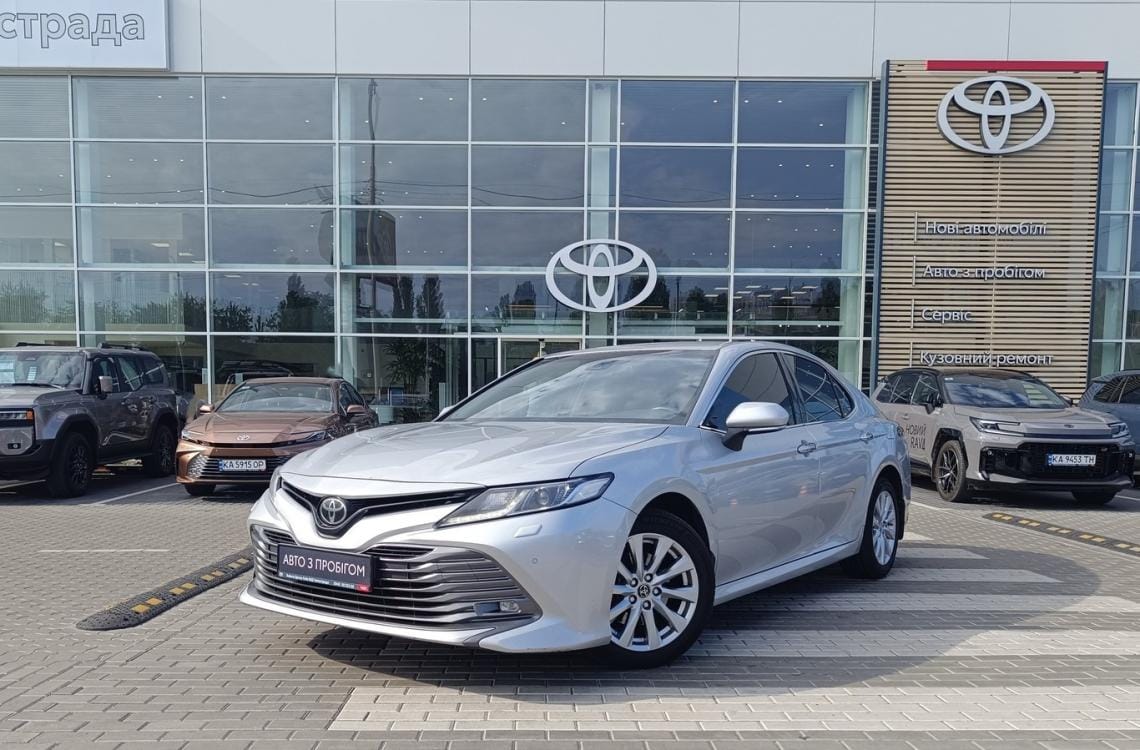 Toyota CAMRY