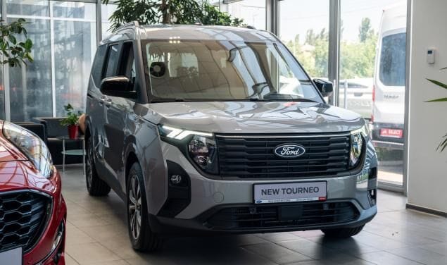 Ford Tourneo Courier TITANIUM
