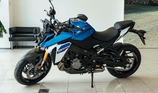Suzuki GSX-S1000 SUZUKI GSX-S1000