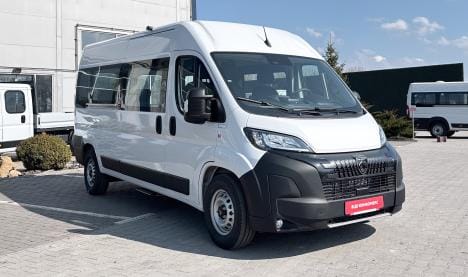 Peugeot Социальный автомобиль для двух кресел колесных и медицинских ношей