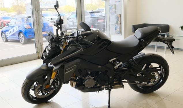 Suzuki GSX-S1000 SUZUKI GSX-S1000