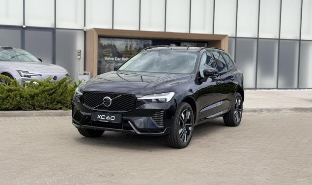 Volvo XC60 Plus  Dark