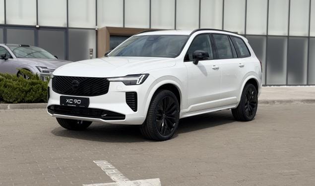 Volvo XC90 Plus Dark