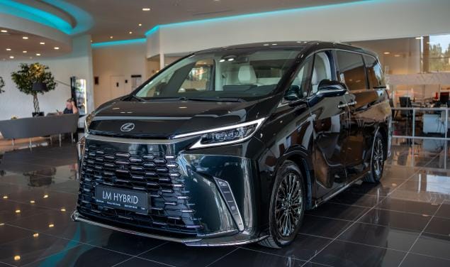 Lexus LM 350h Superior (4 місця)