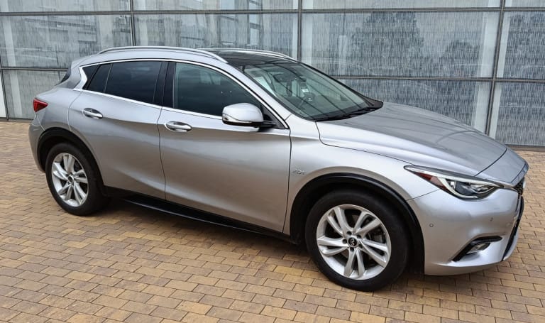 INFINITI QX30
