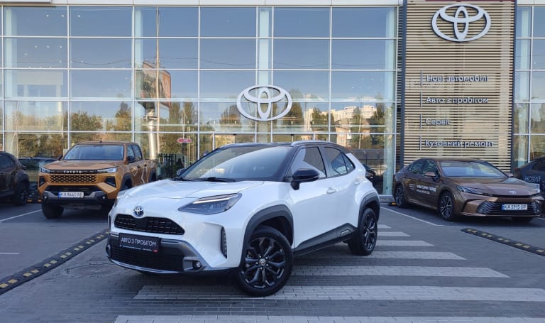 Toyota YARIS CROSS
