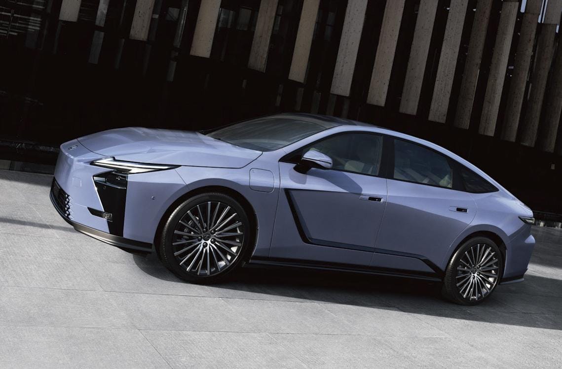 Lexus ES500e