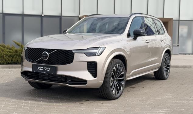 Volvo XC90 Plug-in Hybrid Plus Dark 2026